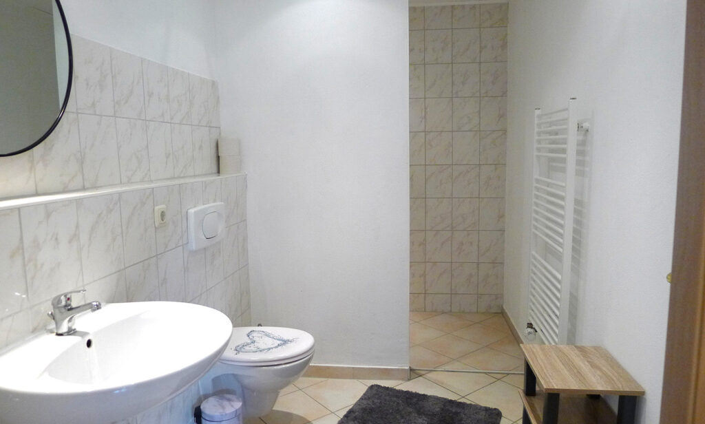 Ferienwohnung 2 Bad mit Dusche und WC